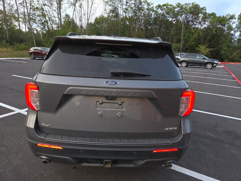 Used 2023 Ford Explorer XLT w/ Equipment Group 202A AWD/4WD image 7