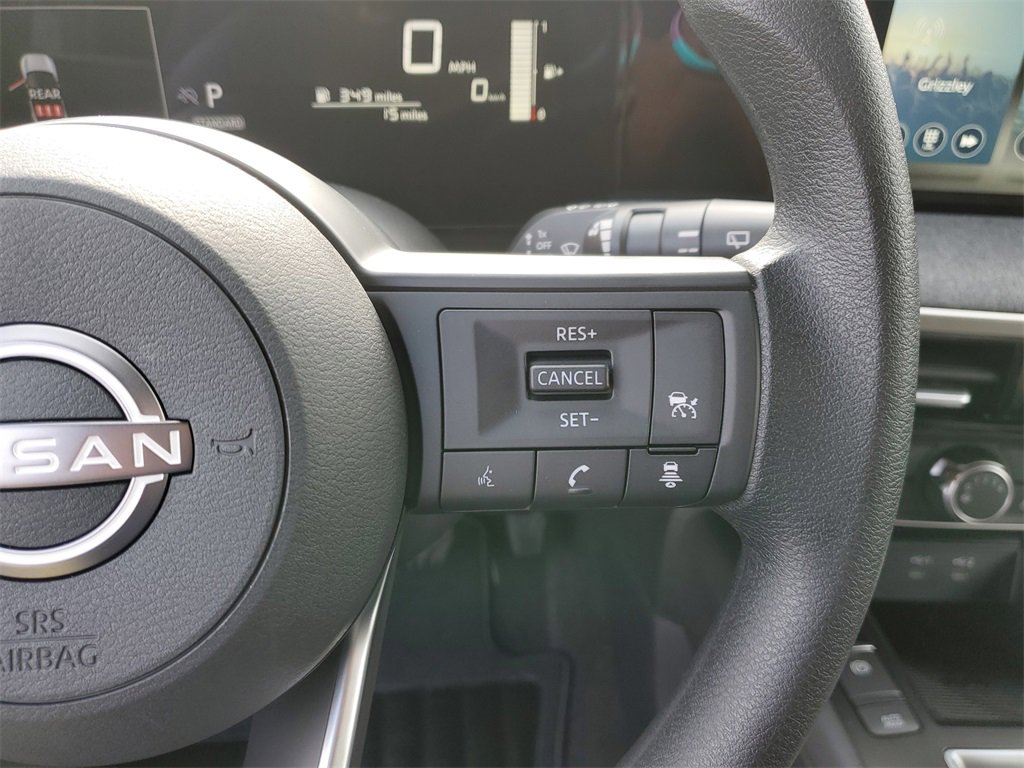 Used 2025 Nissan Kicks SV image 19