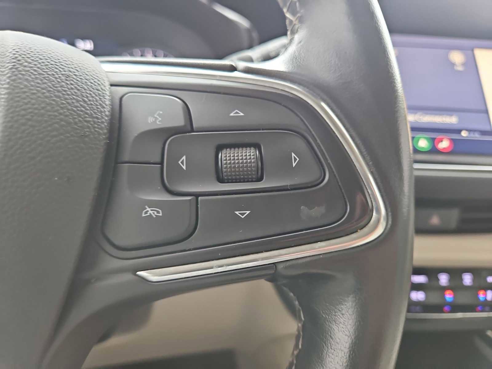 Used 2021 Buick Envision Avenir w/ Technology Package II image 25