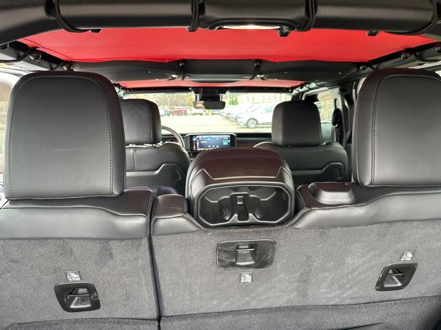 Used 2024 Jeep Wrangler Unlimited Rubicon image 12