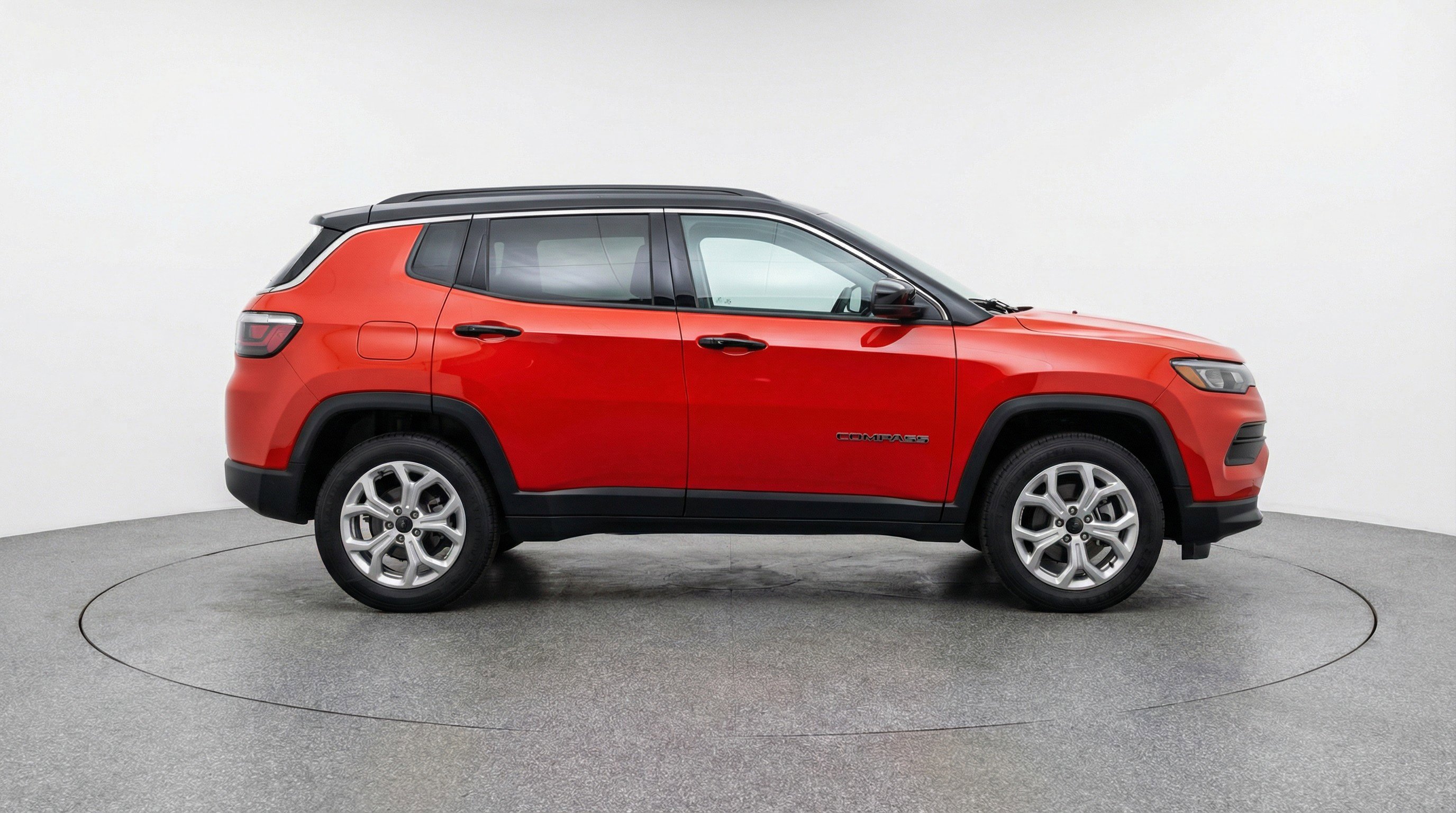 Used 2025 Jeep Compass Latitude image 11