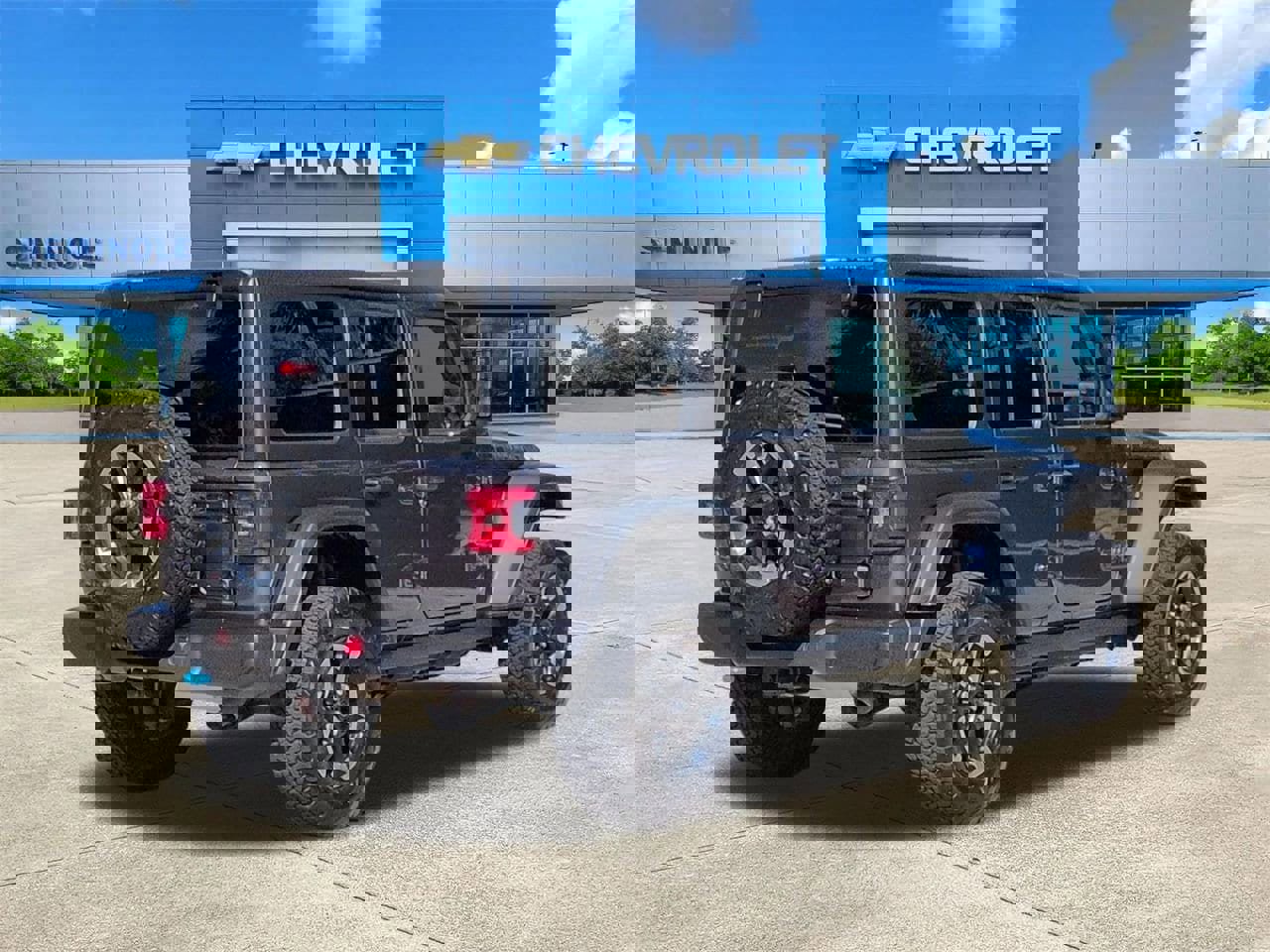 Used 2025 Jeep Wrangler Unlimited Rubicon 4xe w/ Convenience Group image 4