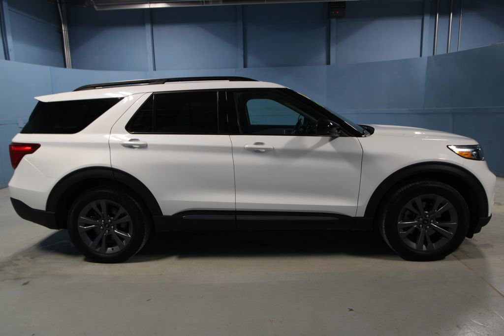 Used 2023 Ford Explorer XLT w/ Equipment Group 202A image 33