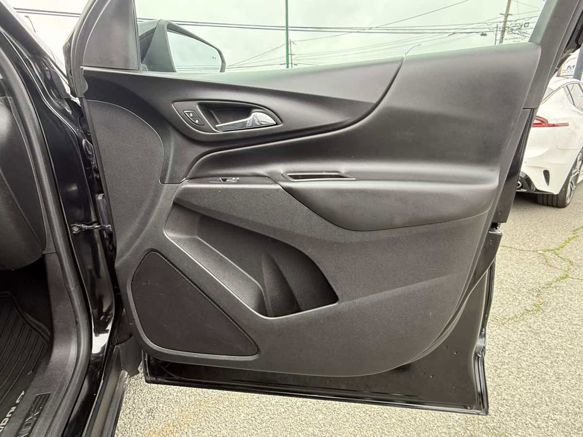 Used 2019 Chevrolet Equinox LT image 25