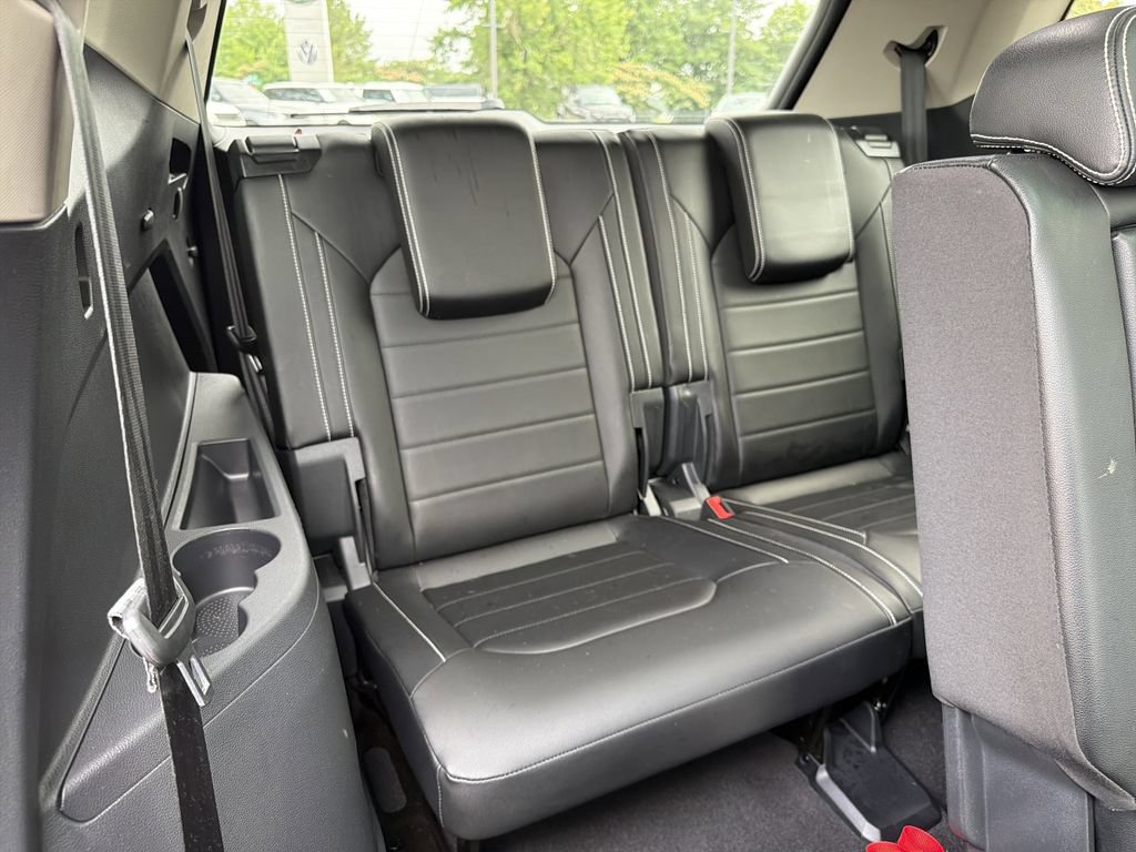 Used 2024 Volkswagen Atlas SEL AWD/4WD image 16