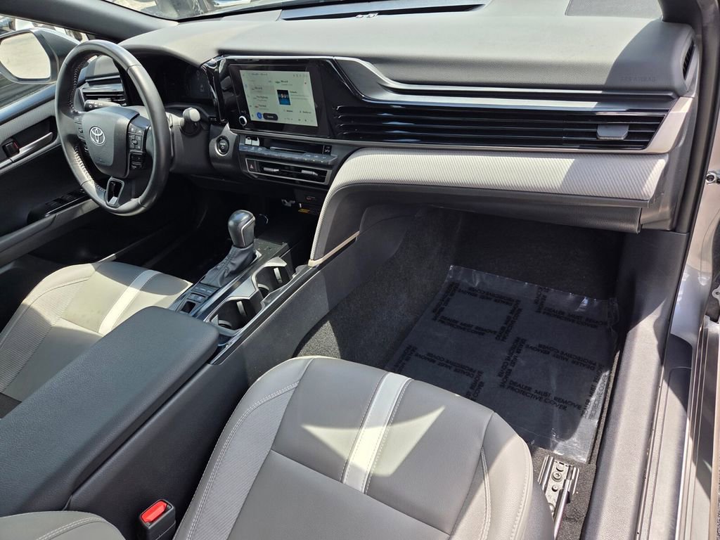 Used 2025 Toyota Camry SE FWD image 18