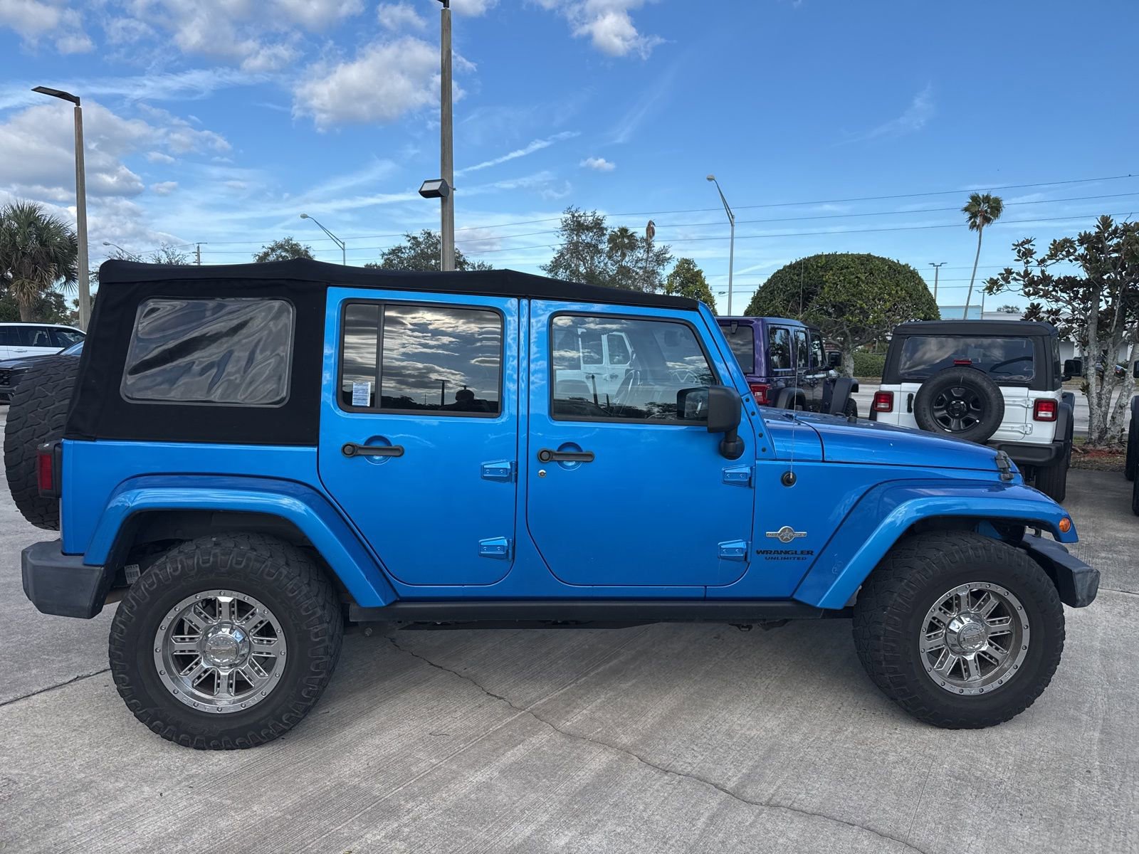 Used 2014 Jeep Wrangler Unlimited Sport image 4