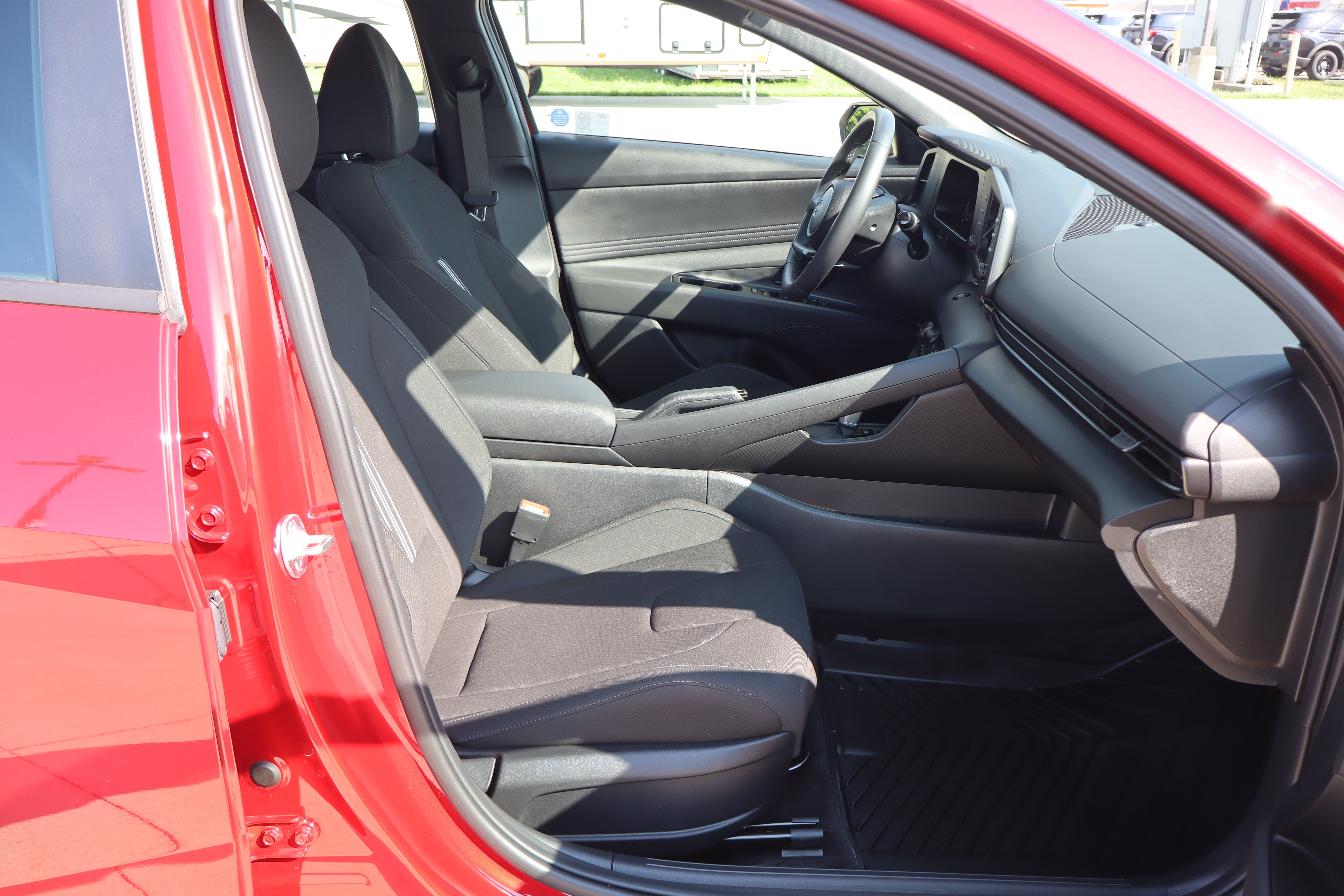 Used 2025 Hyundai Elantra Sport FWD image 12