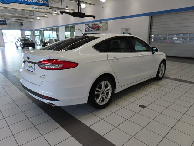 Used 2018 Ford Fusion SE w/ Fusion SE Technology Package image 11