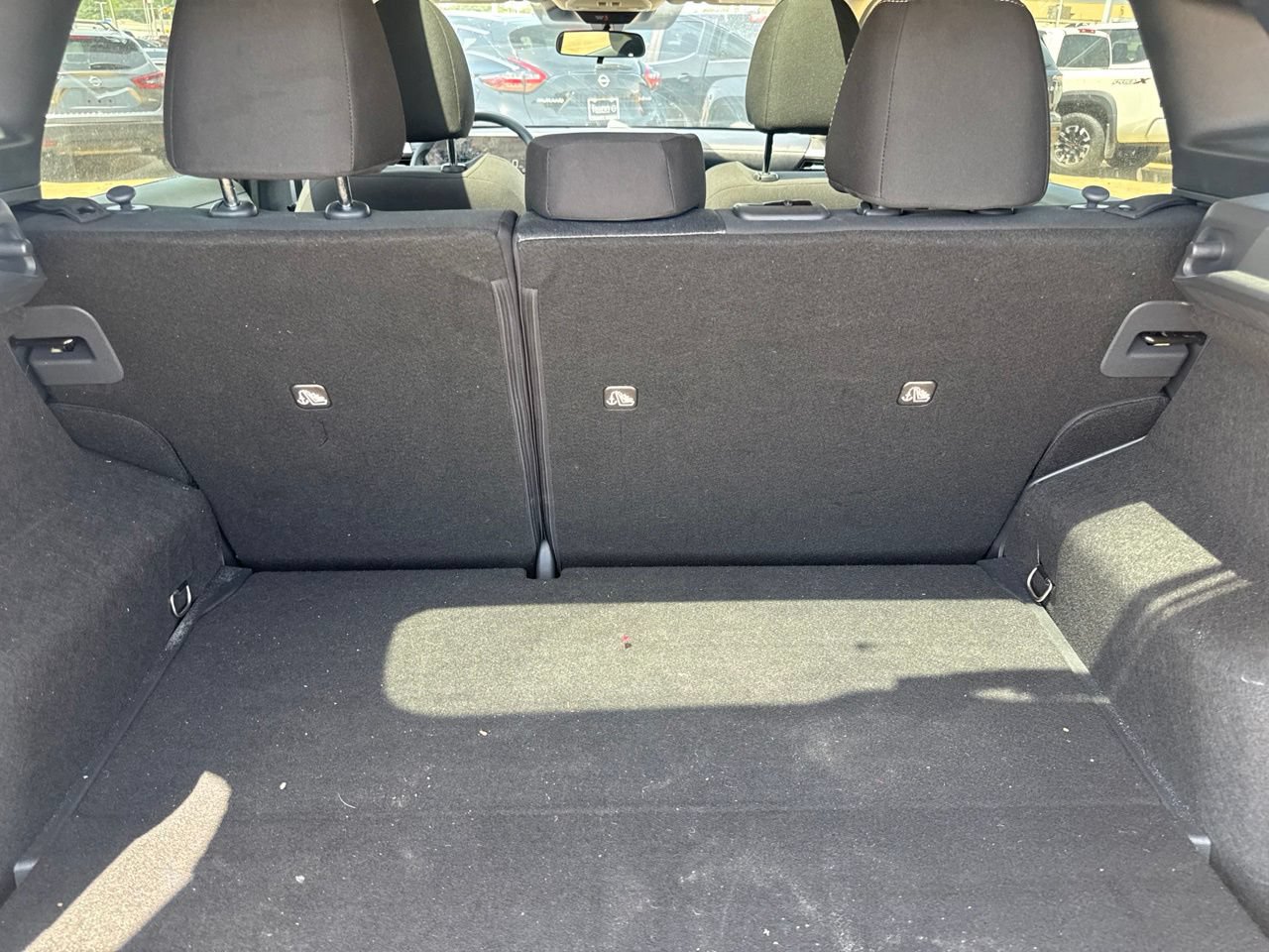 Certified 2025 Nissan Kicks SV w/ SV Premium Package FWD image 31