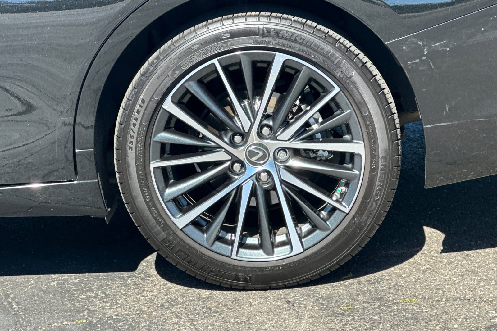 Used 2024 Lexus ES 300h w/ Premium Package image 34