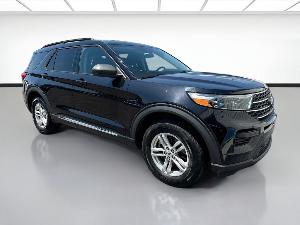 Used 2022 Ford Explorer XLT AWD/4WD image 3