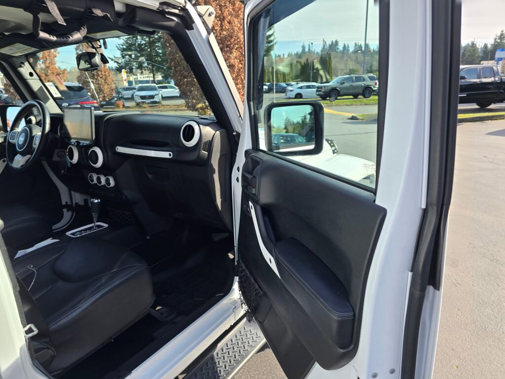 Used 2018 Jeep Wrangler Unlimited Sahara image 13
