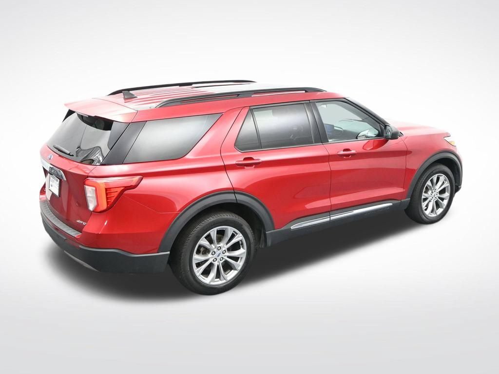 Used 2022 Ford Explorer XLT w/ Equipment Group 202A AWD/4WD image 27
