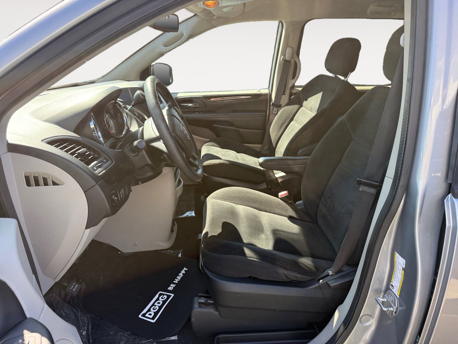 Used 2019 Dodge Grand Caravan SE w/ UConnect Hands-Free Group FWD image 10