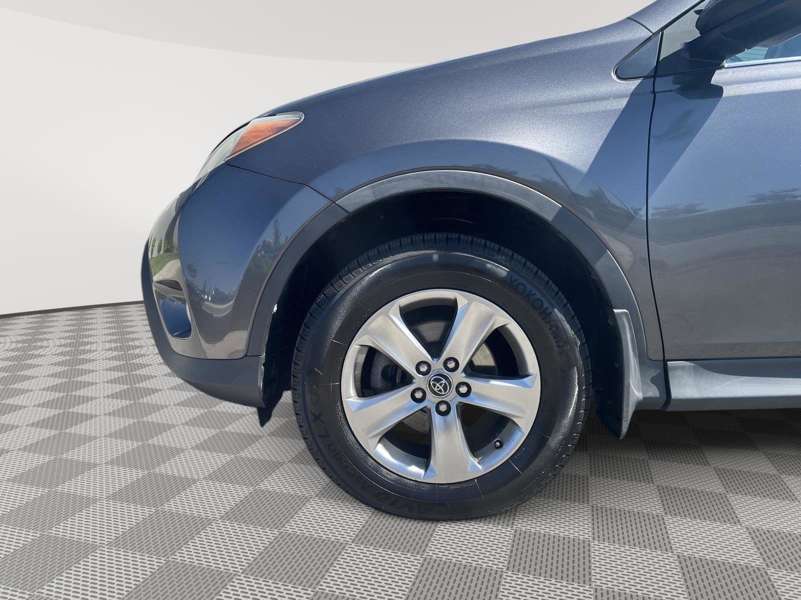 Used 2015 Toyota RAV4 XLE AWD/4WD image 11