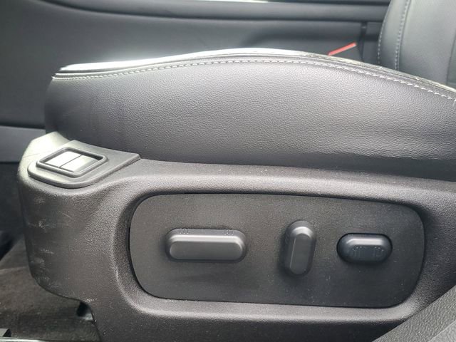 Used 2018 Ford Taurus SHO image 6