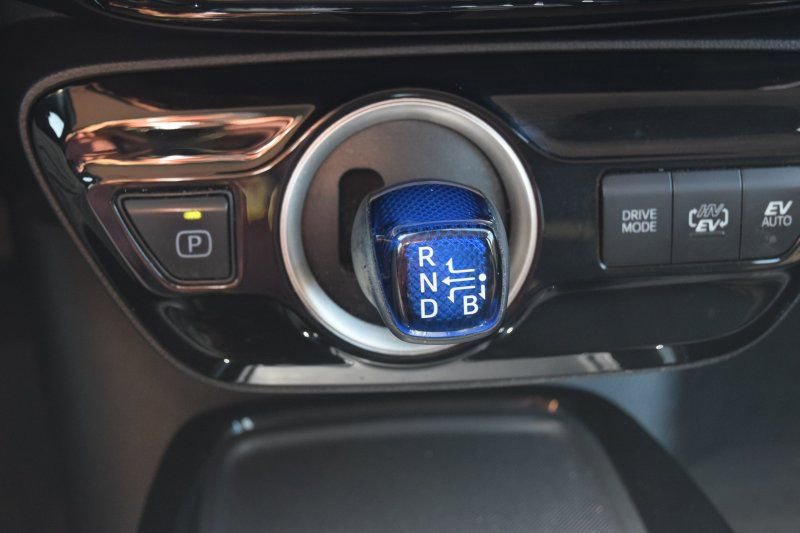 Used 2021 Toyota Prius Prime LE FWD image 30