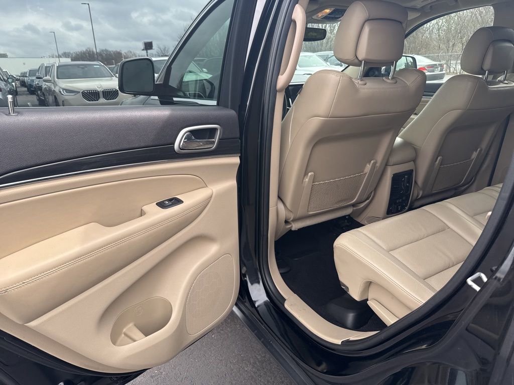 Used 2019 Jeep Grand Cherokee Limited w/ Luxury Group II image 12