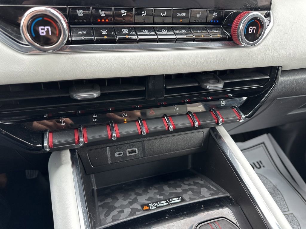 Used 2024 GMC Canyon AT4X w/ AT4X AEV Edition image 50