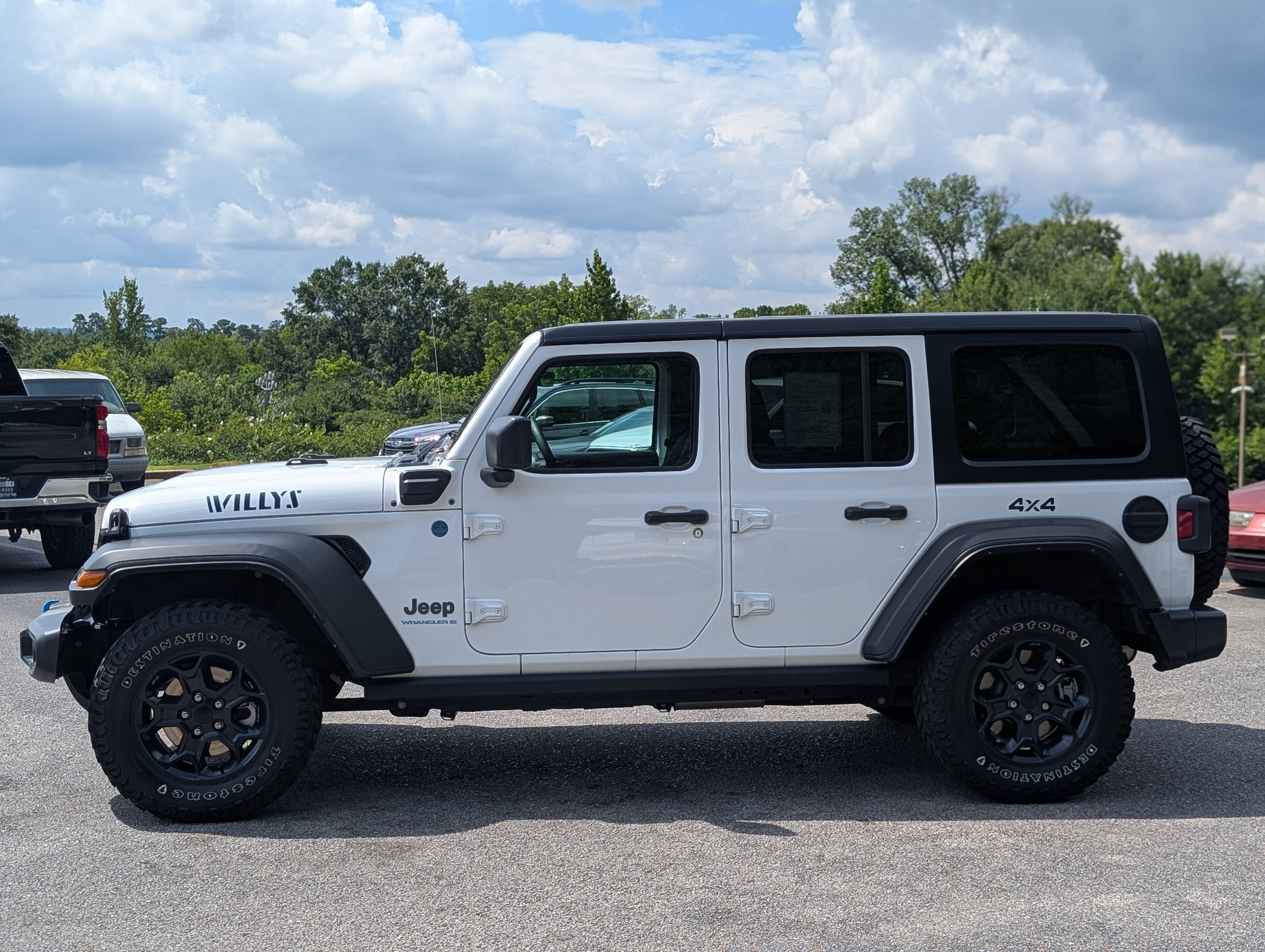 Used 2023 Jeep Wrangler Unlimited w/ 8.4" Radio Group AWD/4WD image 6