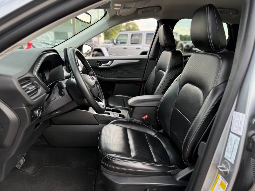 Used 2024 Ford Escape Platinum AWD/4WD image 13