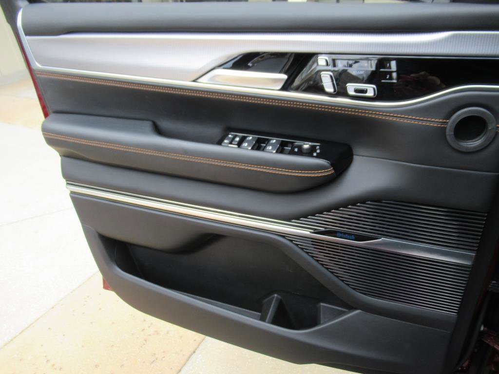 Used 2023 Jeep Grand Wagoneer Series III image 26