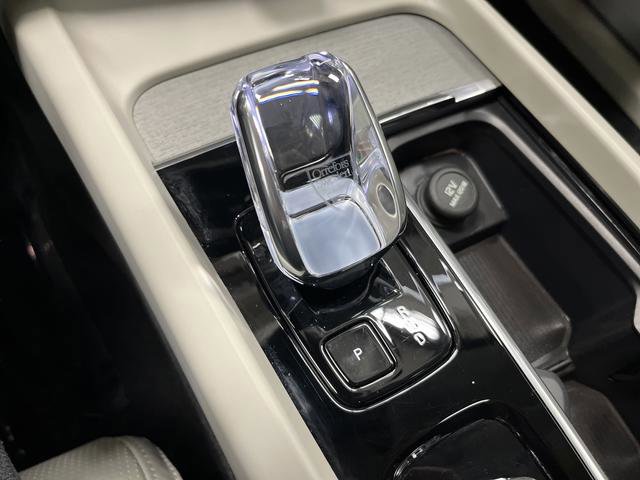 Used 2025 Volvo XC60 B5 Ultra w/ Protection Package Premier image 22