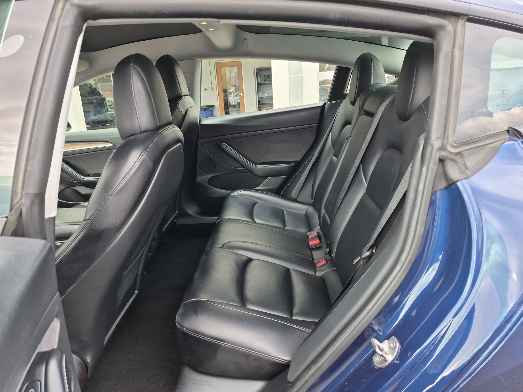 Used 2022 Tesla Model 3 Long Range AWD/4WD image 28