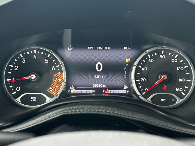 Used 2019 Jeep Renegade Trailhawk AWD/4WD image 31