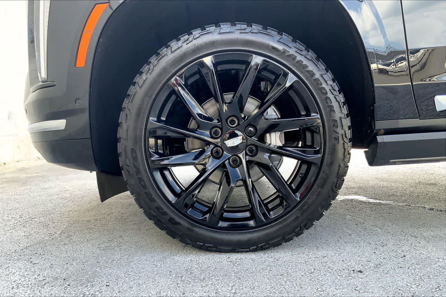 Used 2025 Cadillac Escalade Premium Luxury AWD/4WD image 8
