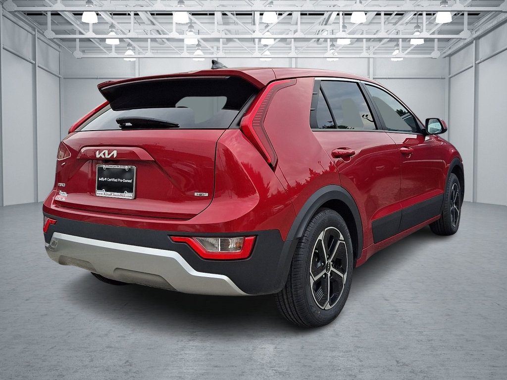 Used 2023 Kia Niro LX FWD image 3