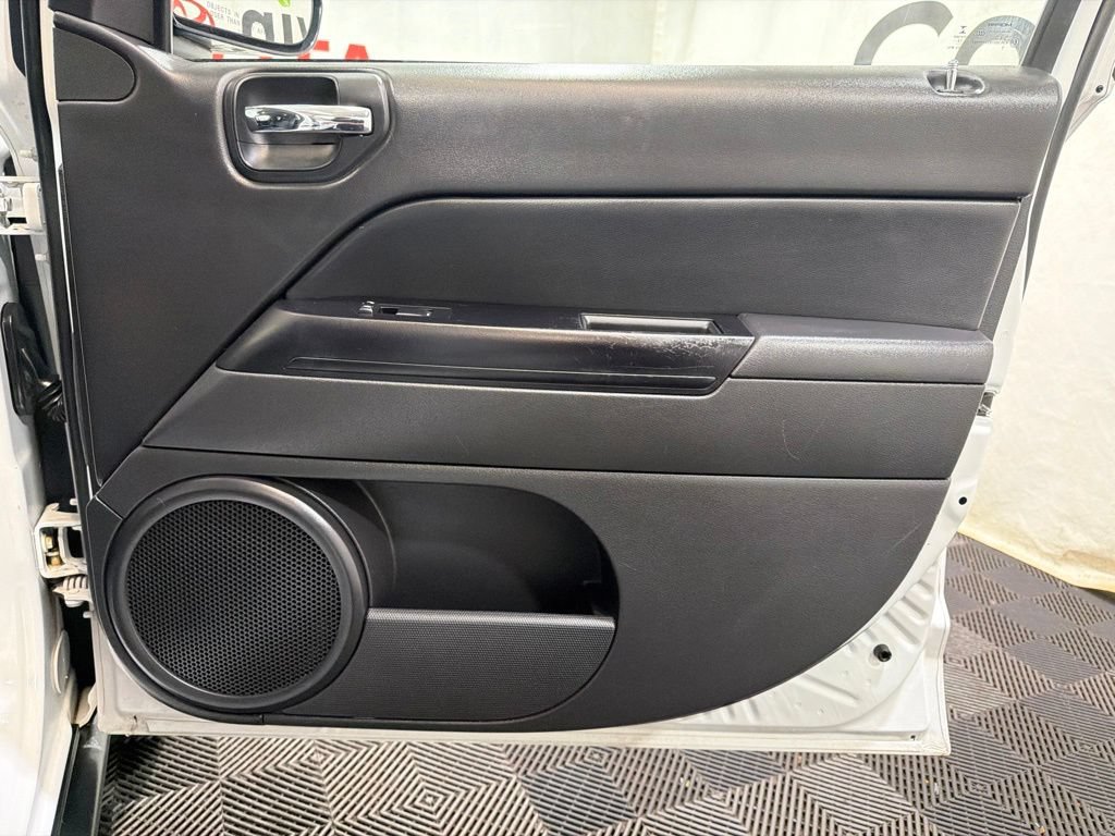 Used 2016 Jeep Compass Sport w/ Power Value Group FWD image 10