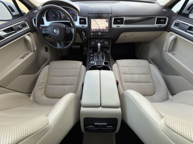 Used 2016 Volkswagen Touareg Executive AWD/4WD image 13