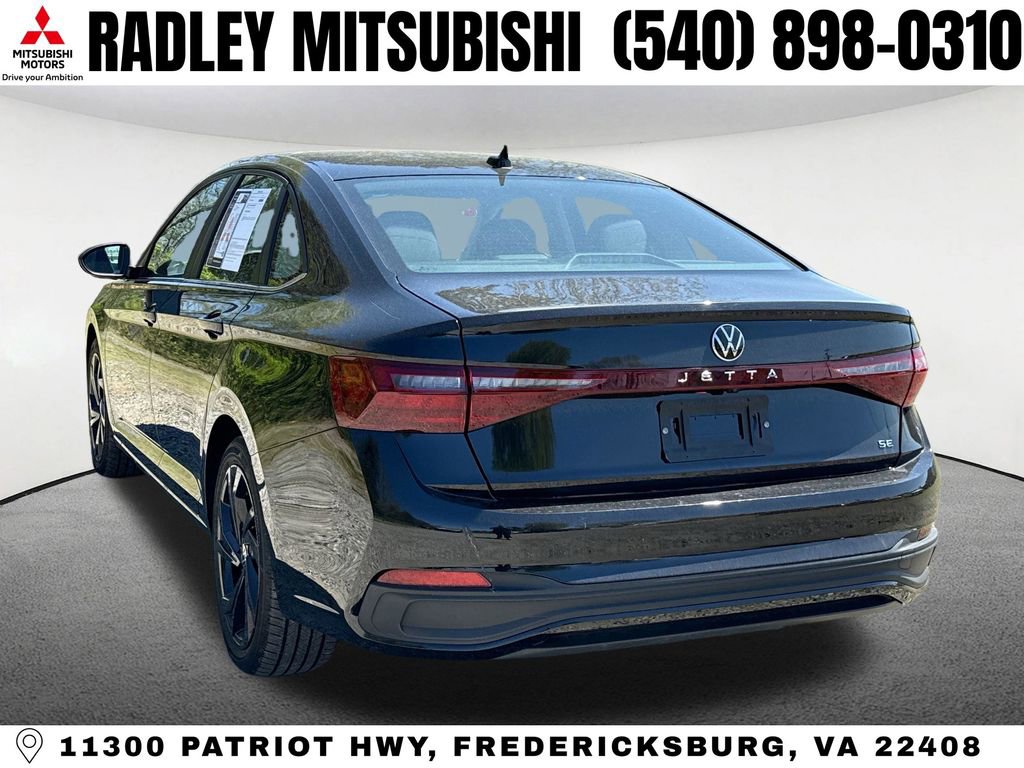 Used 2025 Volkswagen Jetta SE w/ Sunroof Package image 17
