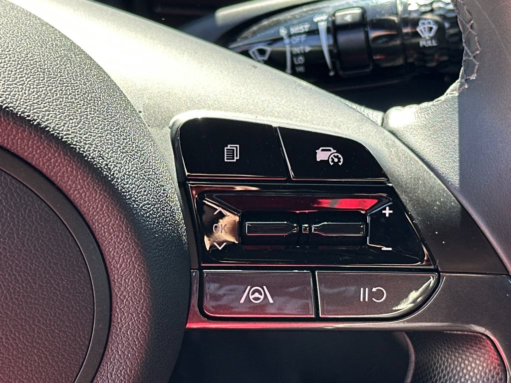 Used 2025 Hyundai Elantra Sport FWD image 25