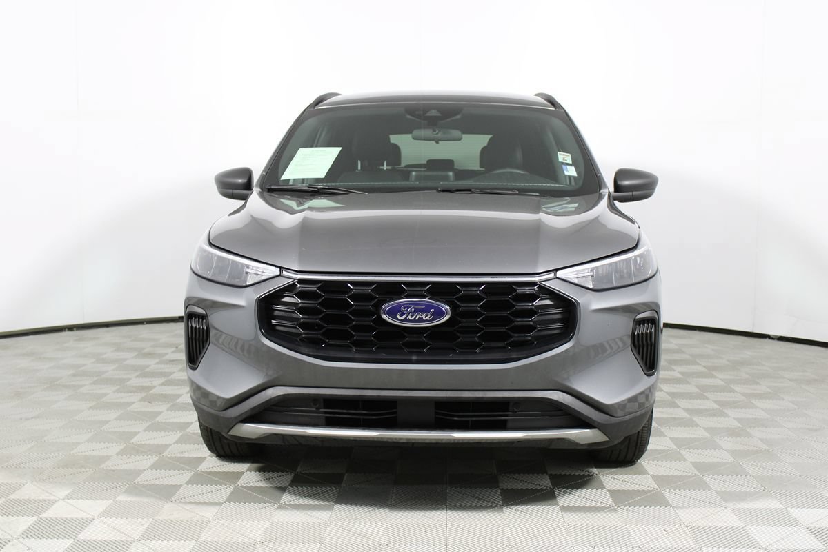Used 2025 Ford Escape ST-Line FWD image 2