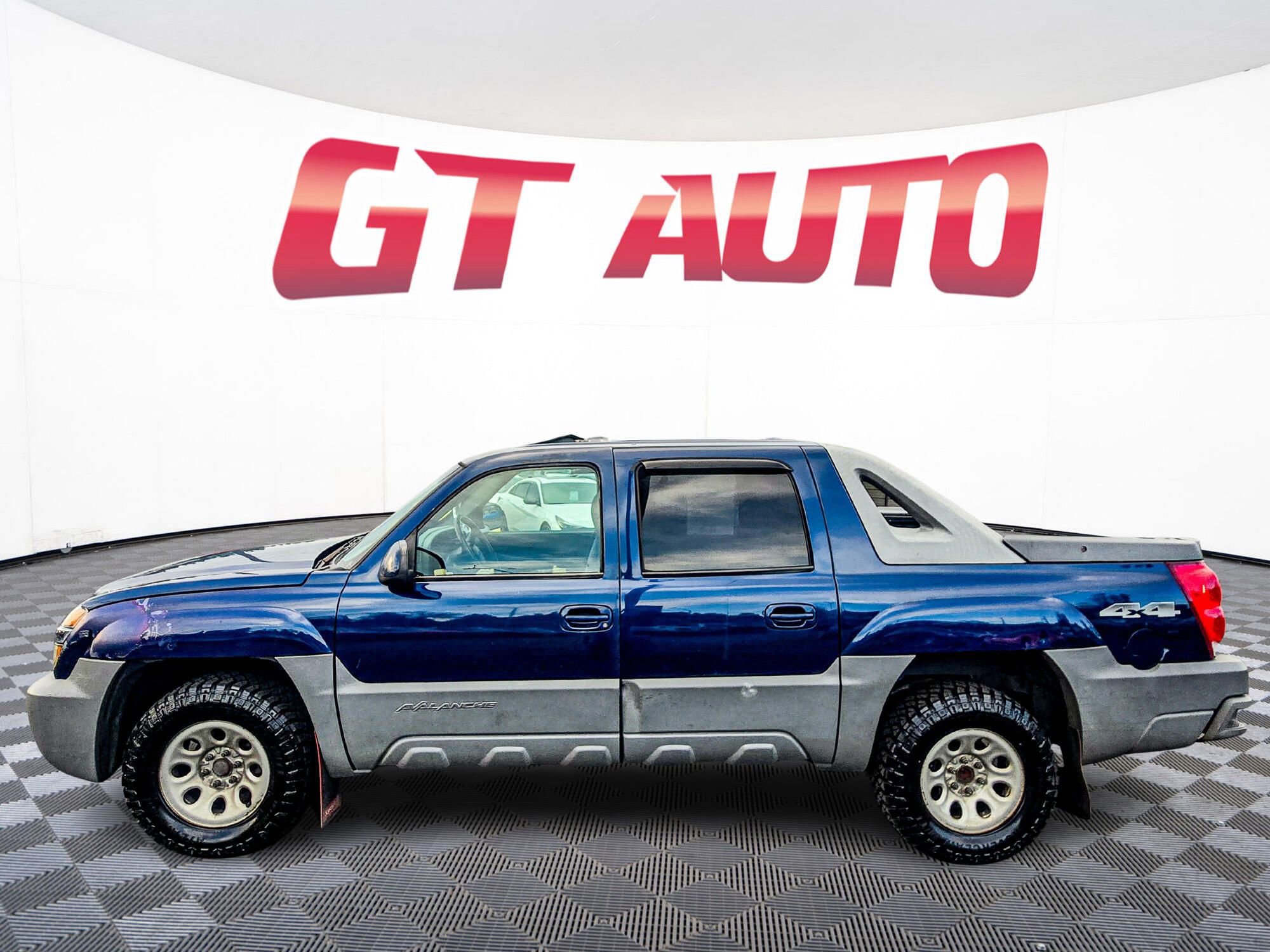 Used 2002 Chevrolet Avalanche 4x4 image 4
