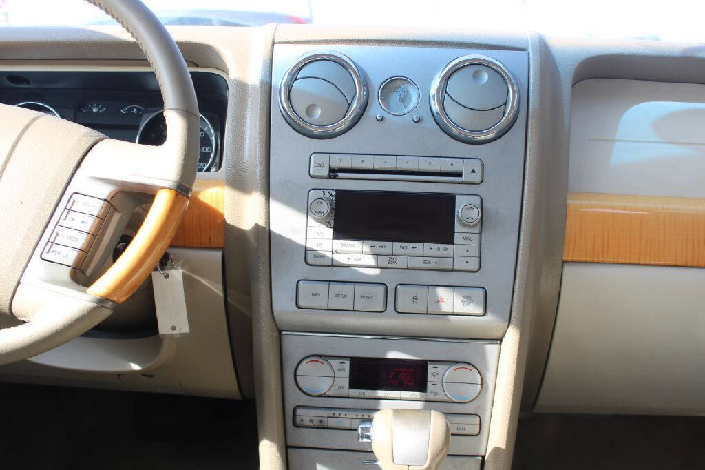 Used 2009 Lincoln MKZ image 11