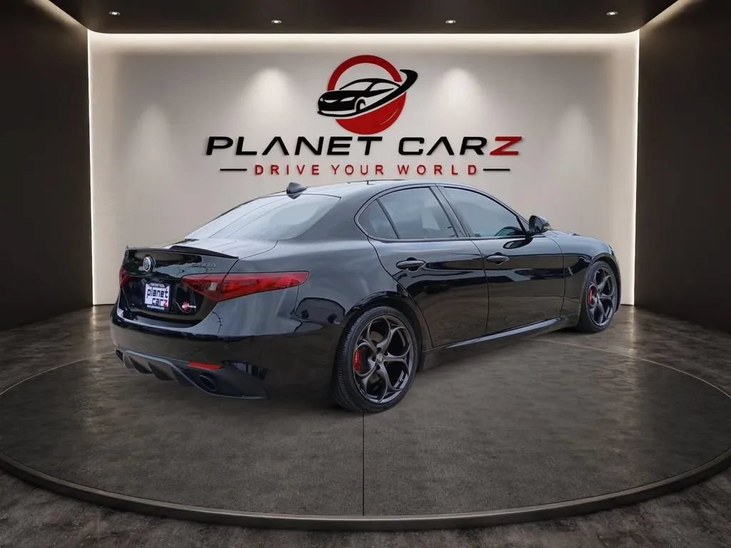 Used 2019 Alfa Romeo Giulia Ti Sport w/ Quick Order Package 22U Sport RWD image 5