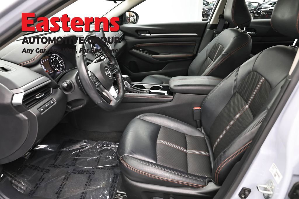 Used 2023 Nissan Altima 2.5 SR FWD image 14