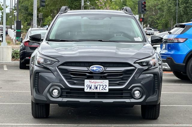 Used 2025 Subaru Outback Premium image 9