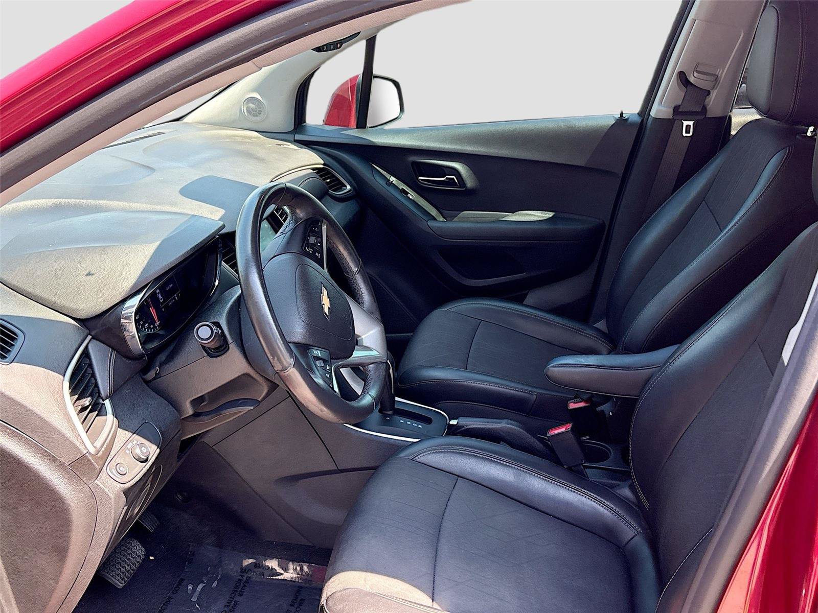 Used 2020 Chevrolet Trax LT w/ LT Convenience Package FWD image 15
