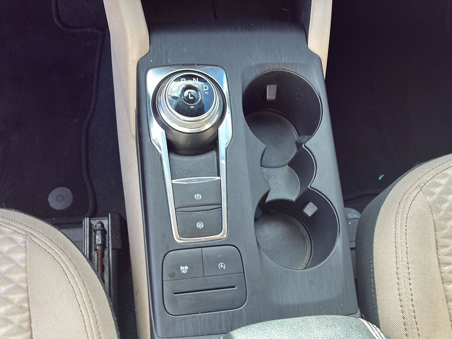 Used 2020 Ford Escape SE FWD image 17