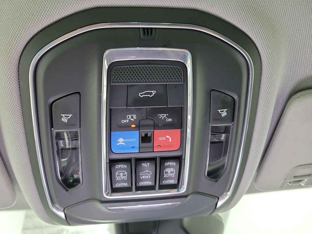 Used 2021 Jeep Grand Cherokee L Limited w/ Trailer Tow Group (B) AWD/4WD image 48