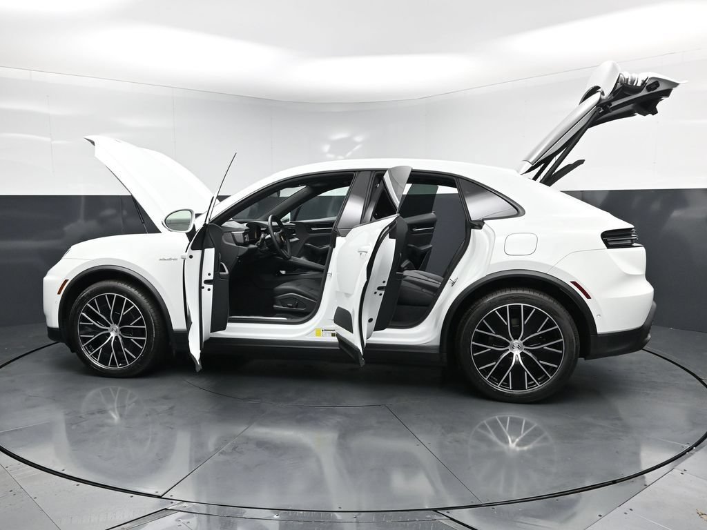 New 2026 Porsche Macan 4 Electric AWD/4WD image 30