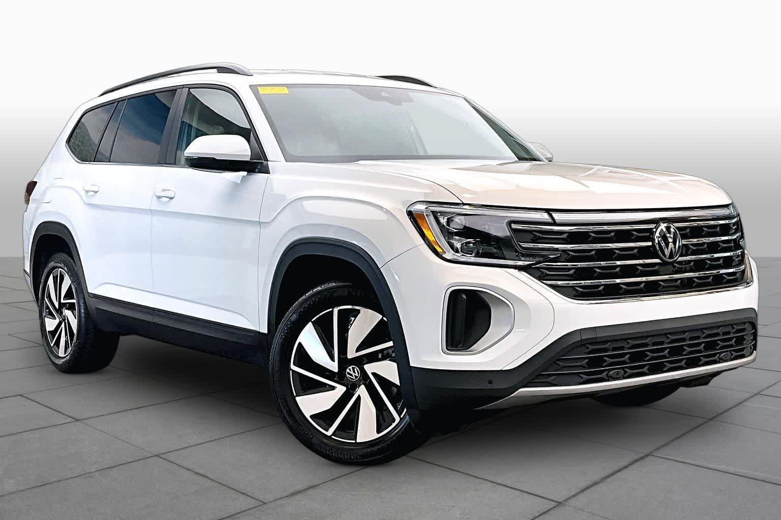 Used 2024 Volkswagen Atlas SE FWD image 3