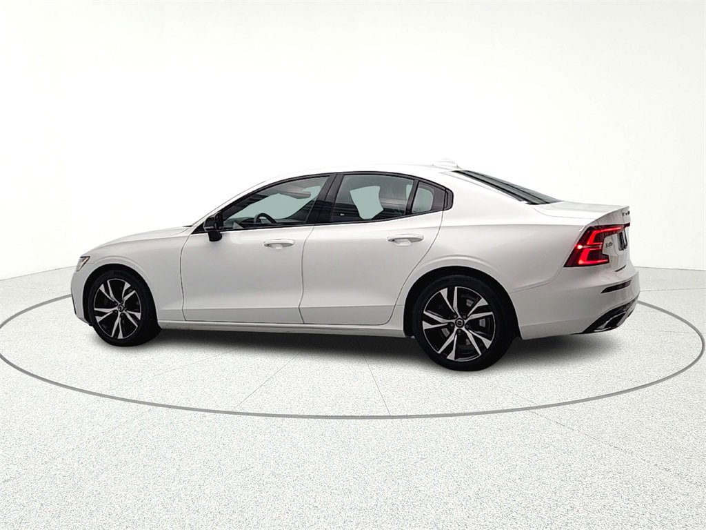 Used 2019 Volvo S60 T6 R-Design image 5