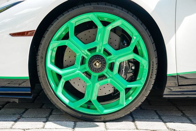 Used 2023 Lamborghini Huracan Tecnica RWD image 13