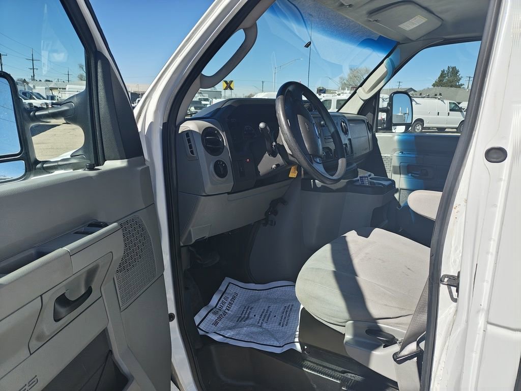 Used 2013 Ford E-350 and Econoline 350 Super Duty w/ PWR Locks & Windows Group RWD image 4